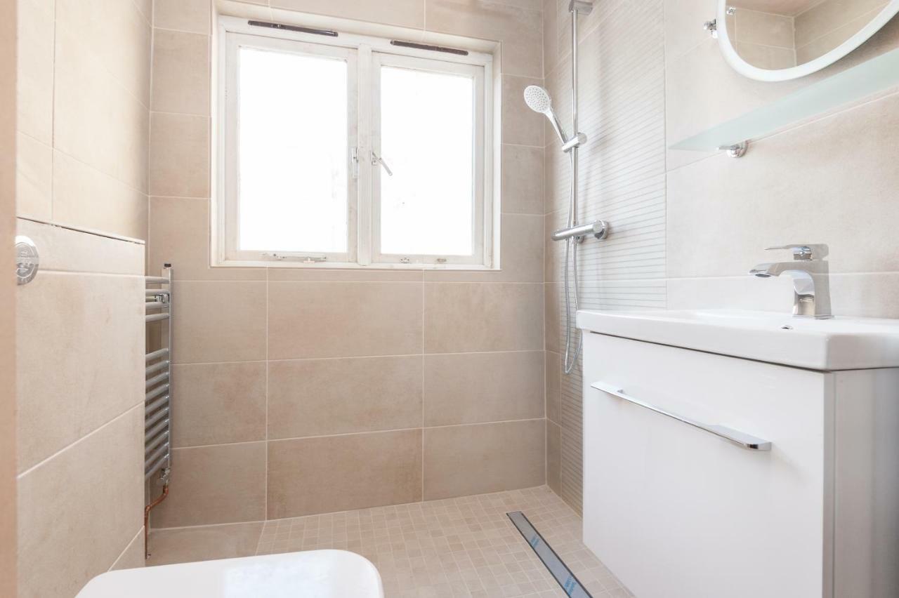 Sea Breeze Cottage With Parking By Myholidaylet Brighton Eksteriør billede